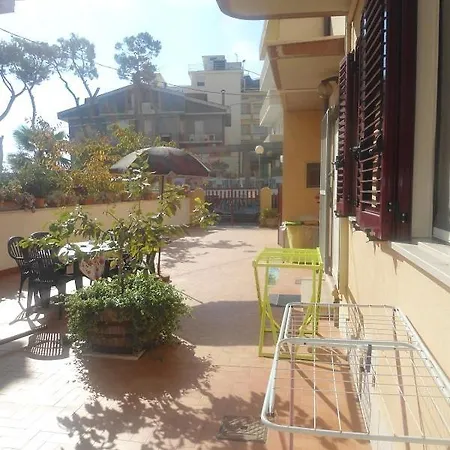 Turistici Di Gabriele 20 Mt Dal Mare Apartment Pineto